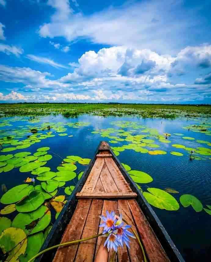 Lake Boating Photo Editing Prompt